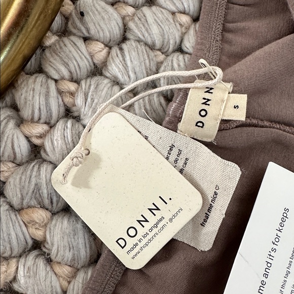 NWT Donni Scallop Cropped Simple Pant in Mushroom size small elastic waist - Picture 5 of 7